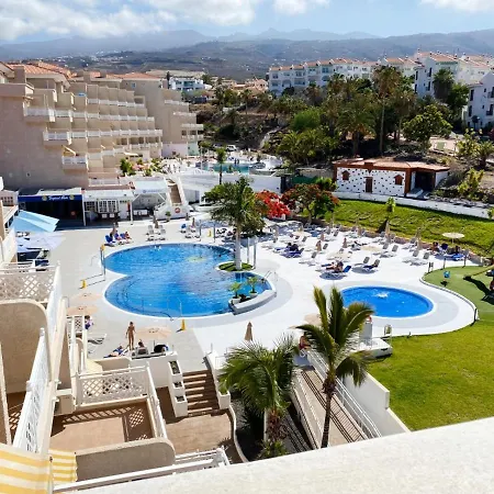 Apartman 2 Bedroom Apartment, 2 Pools, Large Balcony, All Amenities *