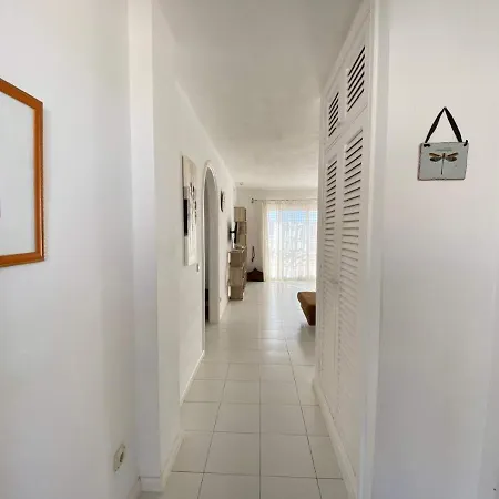 2 Bedroom Apartment, 2 Pools, Large Balcony, All Amenities